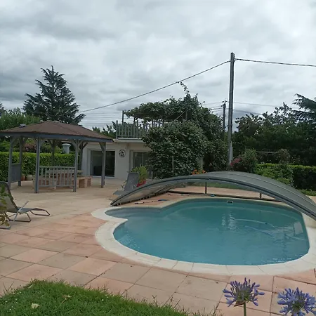 A La Campagne Apartment *